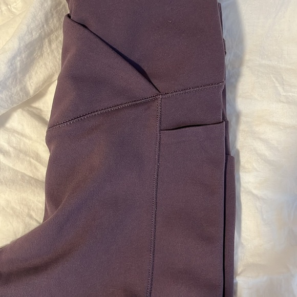 Danskin Size XS Purple Leggings WITH POCKETS - Picture 3 of 5